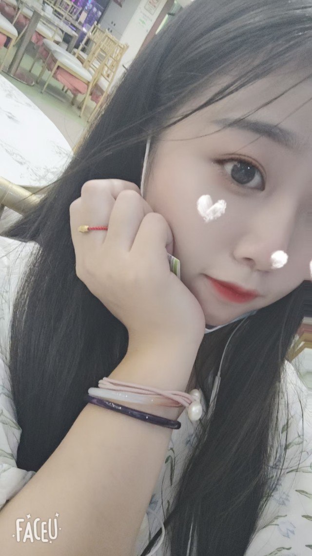 梦梦，小姐姐文艺，身材好年轻